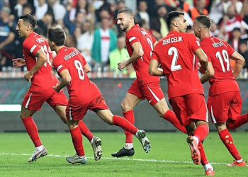 Erteleme yok! A Millilerin rakibi İzlanda