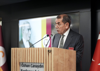 Galatasaray’da Dursun Özbek yönetimi ibra edildi