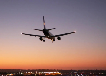 İran, İsrail’in saldırısı sonrası uçuşları iptal etti