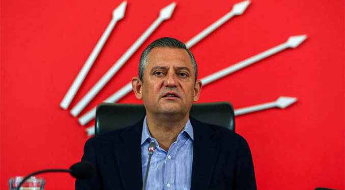 Özel’den adaylık açıklaması: “Konuşanlar dostlarımız değil!”