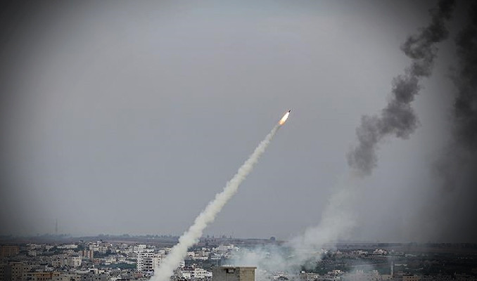 Tel Aviv’de siren sesleri: Hamas’tan füze saldırısı!