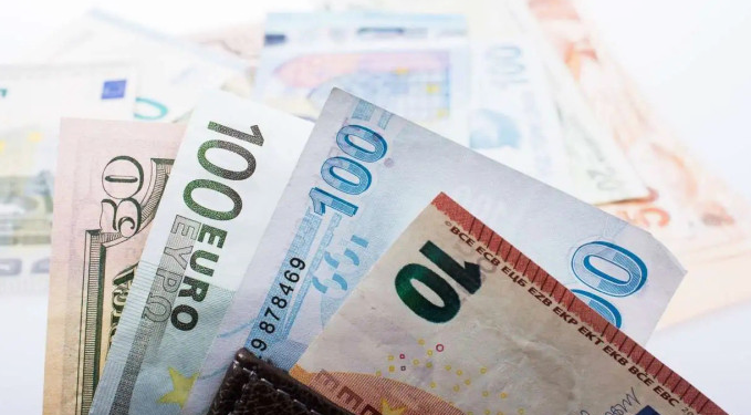 Döviz mevduatlarında 1.4 milyon dolarlık artış