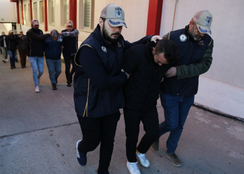 FETÖ’nün finans yapısına operasyon: 8 tutuklama