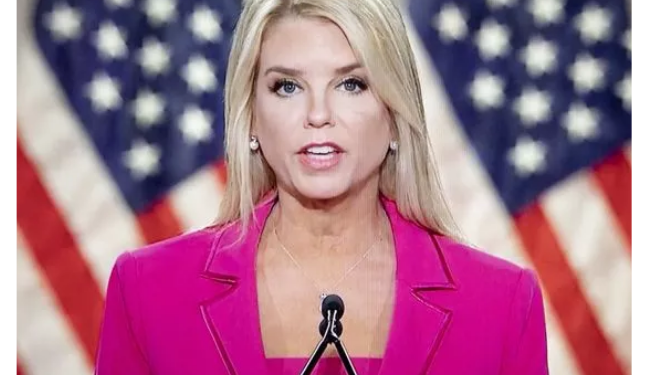 Trump’ın sosyal medyayı sallayan bakan adayı: Pamela Bondi