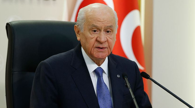 Bahçeli ev hapsindeki Özlem Gürses’i ikinci kez aradı