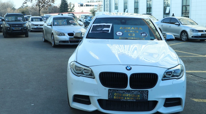 Deprem hasarlı otomobiller ile ‘change’ yapan çeteye darbe