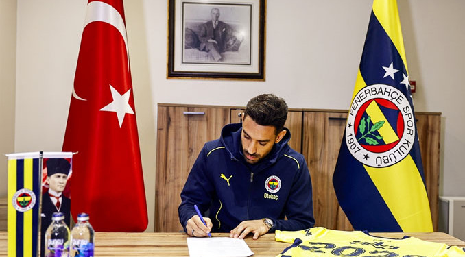 Fenerbahçe, İrfan Can Kahveci ile yeni kontrat imzaladı!
