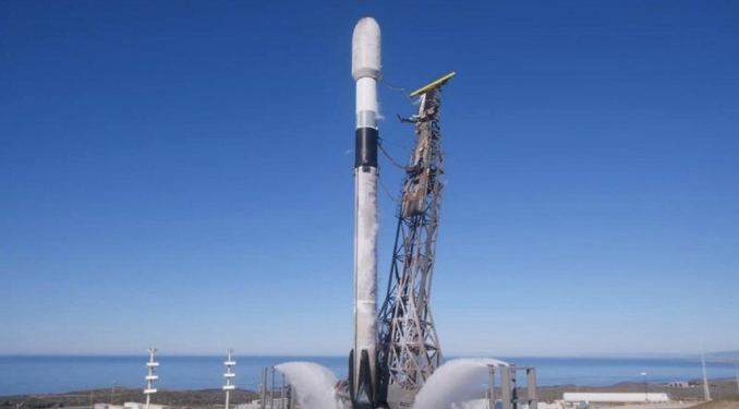 Fergani ilk uydusu uzaya gönderdi