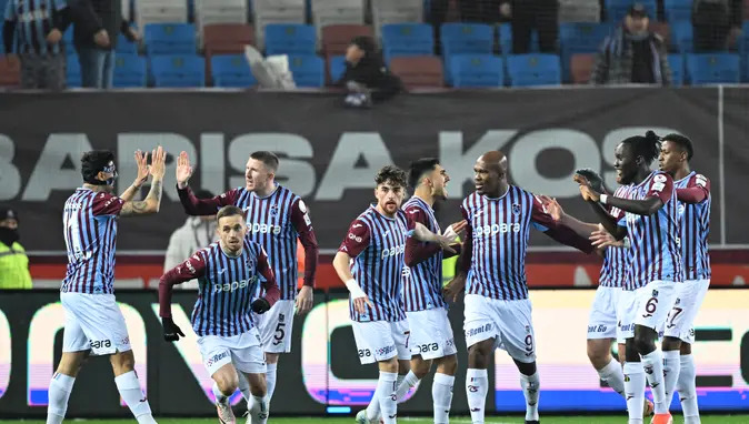 Trabzonspor, Sivasspor karşısında farklı kazandı