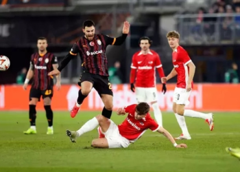 Galatasaray, AZ Alkmaar’a farklı mağlup oldu