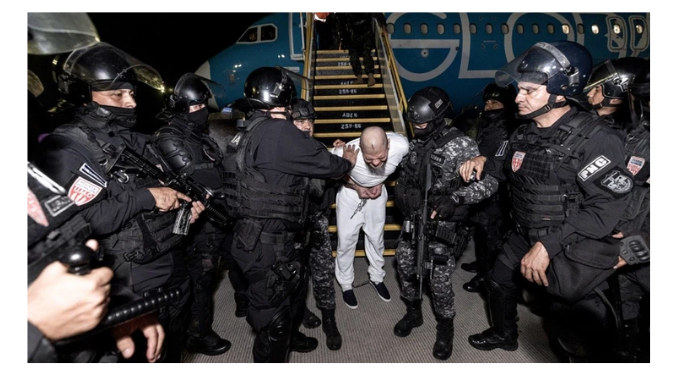 Trump yargı kararına rağmen 250 göçmeni sınır dışı etti