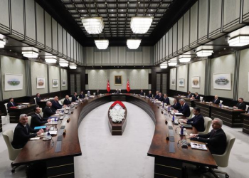 Kabine iki haftalık aranın ardından yarın toplanıyor