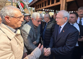 Kılıçdaroğlu kuzeninin cenaze törenine katıldı