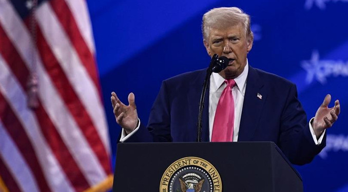 Trump, Kanada ve Meksika’nın tarifelerini 1 ay daha uzattı