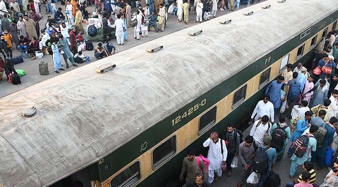 Yolcular rehin alındı! Pakistan’ın Belucistan eyaletinde trene silahlı saldırı