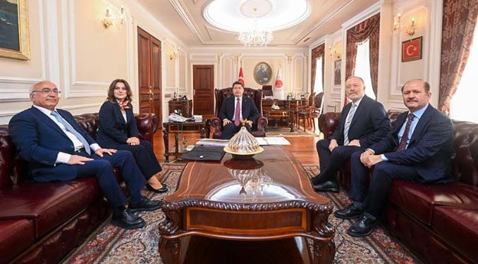 Adalet Bakanı Tunç, DEM Parti heyetini kabul etti