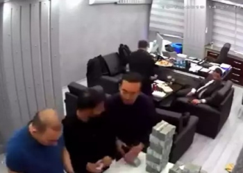 CHP’nin ‘para sayma’ davası ertelendi