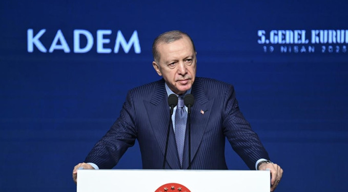 Erdoğan: Aile kurumu tehdit altında