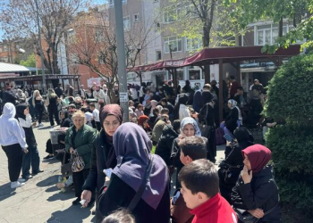 İstanbul’da bir saatte 8 deprem!