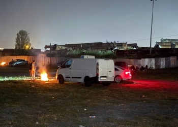 İstanbul’da vatandaşlar geceyi dışarıda geçirdi