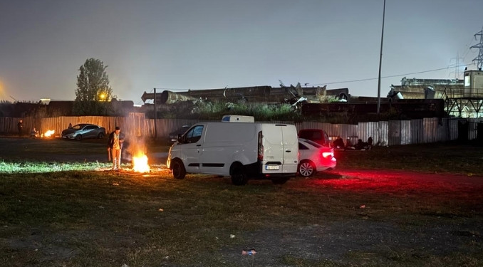 İstanbul’da vatandaşlar geceyi dışarıda geçirdi