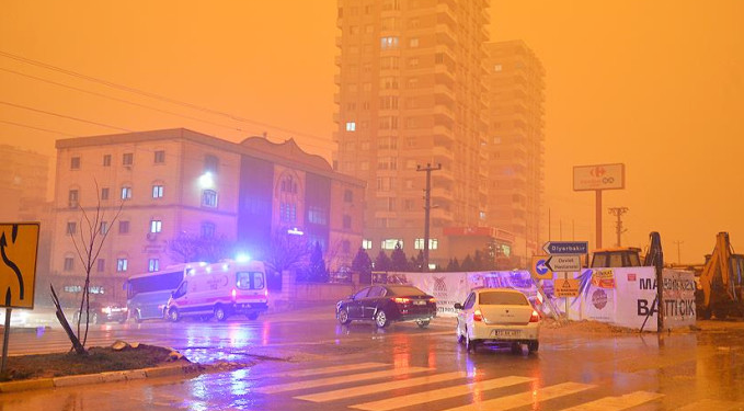 Meteoroloji uyardı: Sağanak ve toz taşınımı geliyor!
