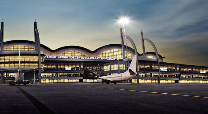 Sabiha Gökçen Havalimanı’nda uçuşlara sis engeli!