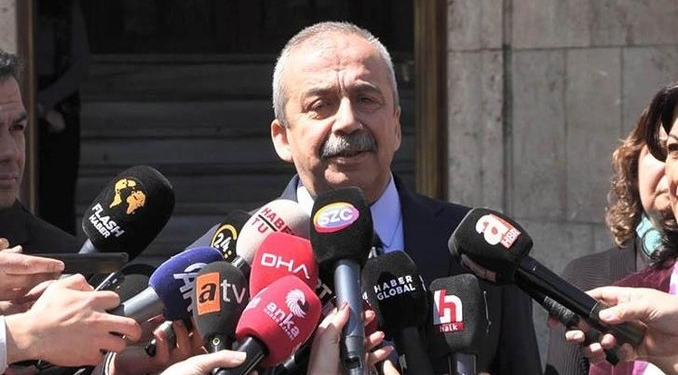 Sırrı Süreyya Önder ameliyatı sona erdi: Yoğun bakımda!