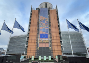 AB’den savunma atağı