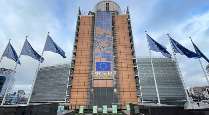 AB’den savunma atağı