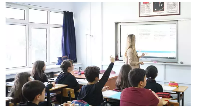 Öğretmenlerin il içi yer değiştirme başvuruları başlıyor