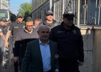 İstanbul’da Yolsuzluk Soruşturması: Eski milletvekili ve 5 belediye başkanı gözaltında