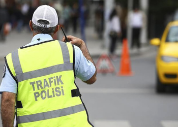 İstanbul’da bazı yollar, metro ve metrobüs istasyonları kapatıldı