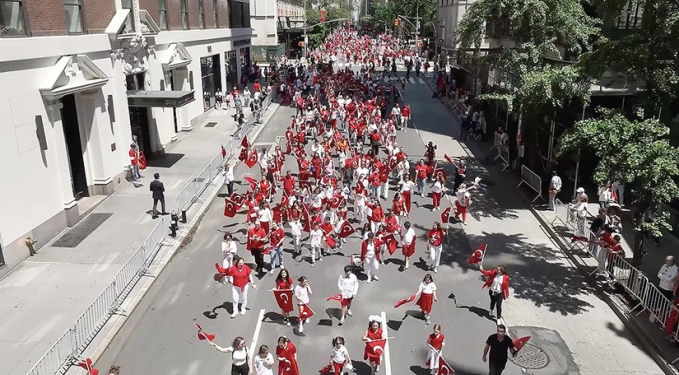 New York Türk Günü Yürüyüşü coşkuyla kutlandı