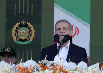 Pezeşkiyan’dan ”Nükleer programdan vazgeçmeyiz” mesajı