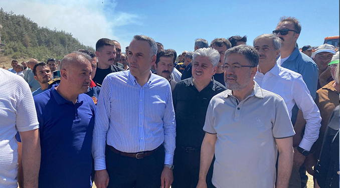 Sıcaklıklar 40 dereceyi aştı! Ormanlar alev alev