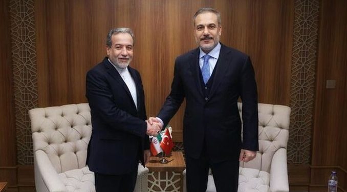 Bakan Fidan İranlı mevkidaşı Erakçi görüştü