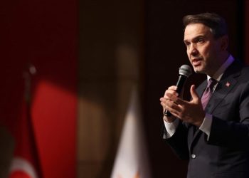 Bayraktar: ABD ile yeni LNG anlaşması olabilir