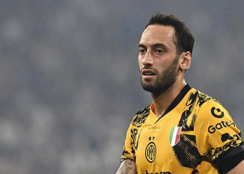 Hakan Çalhanoğlu’ndan kulüp başkanı ve kaptana yanıt: Saygı tek taraflı değildir