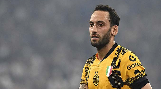 Hakan Çalhanoğlu’ndan kulüp başkanı ve kaptana yanıt: Saygı tek taraflı değildir