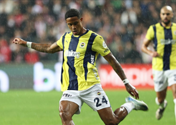 Oosterwolde 2028’e kadar Fenerbahçe’de