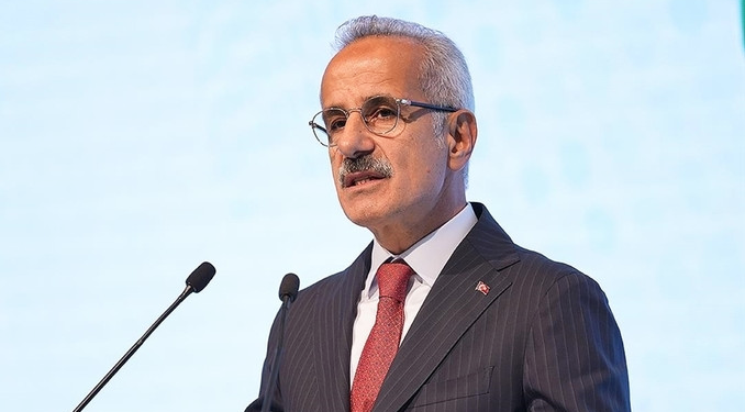 Uraloğlu: Deniz ticaret filomuz dünyada ilk 10’u hedefliyor