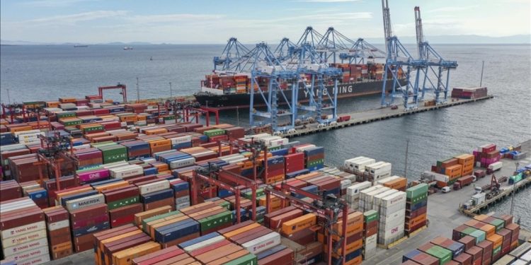 Türkiye, İsrail bağlantılı gemilere kapıları kapattı