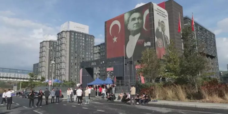CHP, İstanbul İl Başkanlığı’nı kapatma kararı aldı