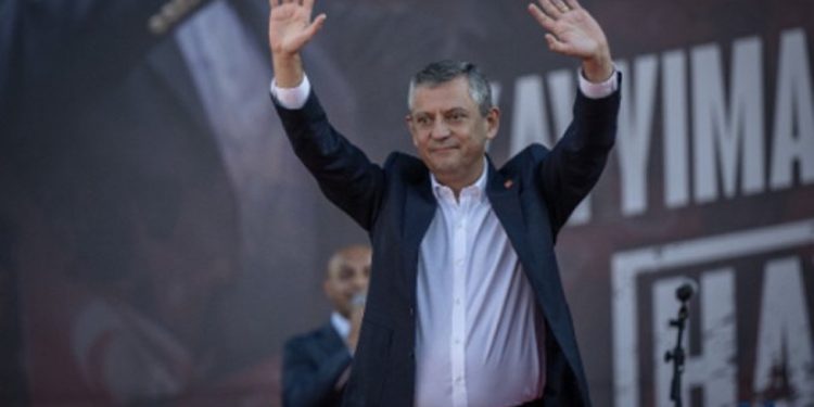 CHP’den ‘darbe’ ve ‘kayyum’ protestosu: Ankara’da büyük miting