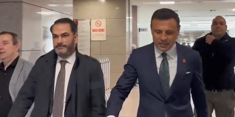 CHP İstanbul’da flaş gelişme! Mahkemeden erteleme kararı