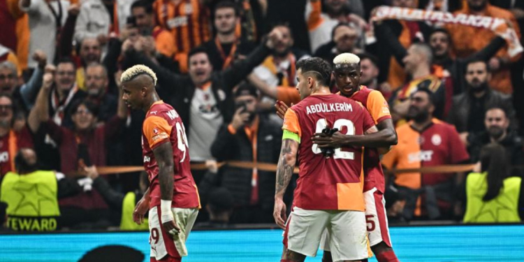 Galatasaray kasasını doldurdu