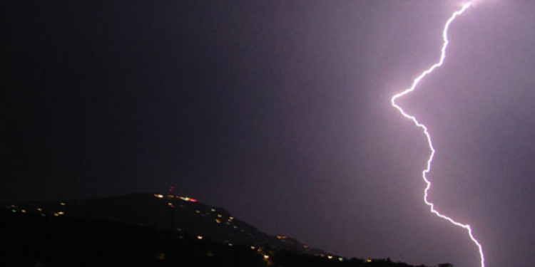 İstanbul’da Finans Merkezi’ne yıldırım düştü