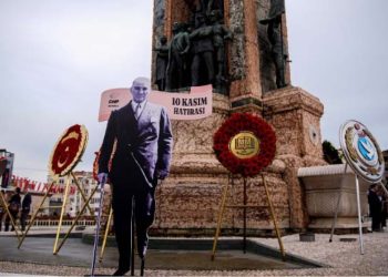 Saatler 09.05’i gösterdiğinde Türkiye’de hayat durdu