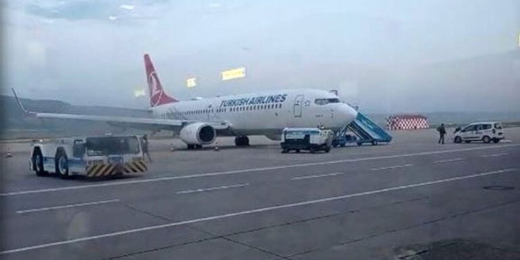 Olumsuz hava koşulları nedeniyle THY ve AJet’ten sefer iptali